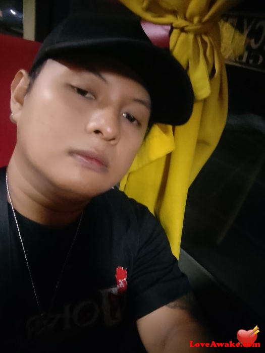 nifram Filipina Man from Cavite, Luzon