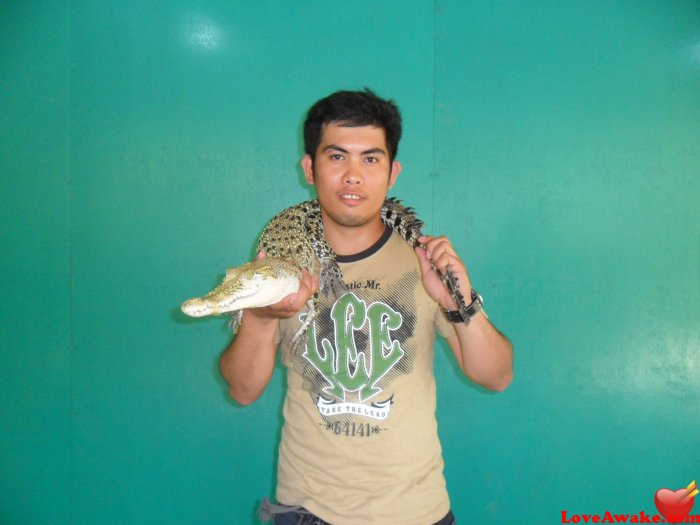 grayback Filipina Man from Manila