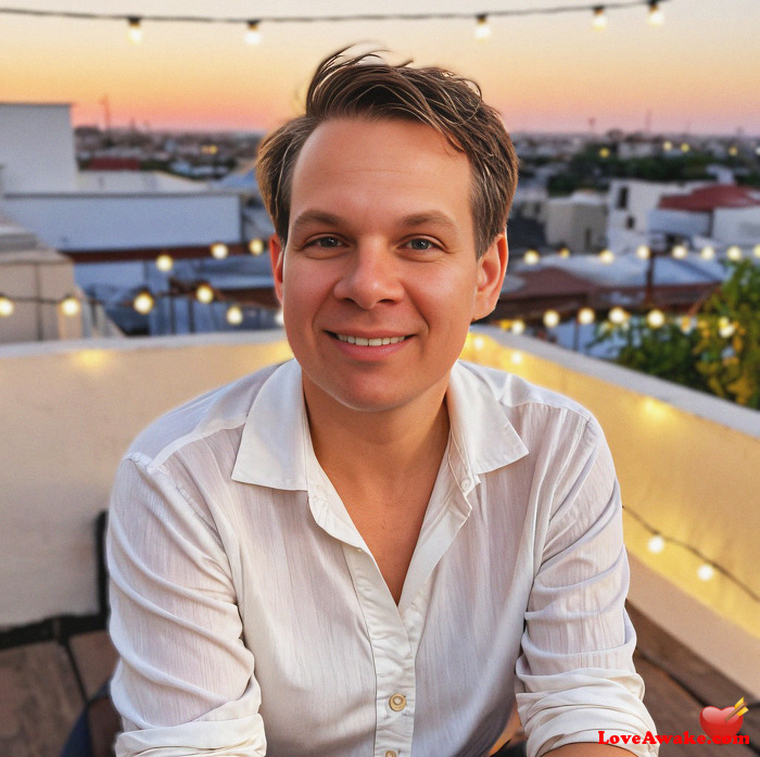 kelly-ac Canadian Man from Toronto