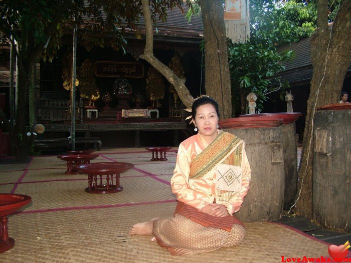 airs241 Thai Woman from Buri Ram