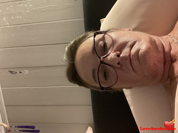 LuvStaffies Australian Woman from Maryborough