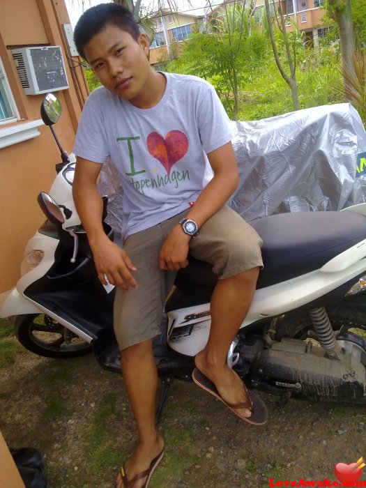 nixon22 Filipina Man from Cebu