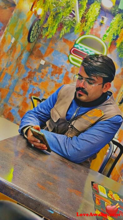 Nour-25-love Iraqi Man from Baghdad