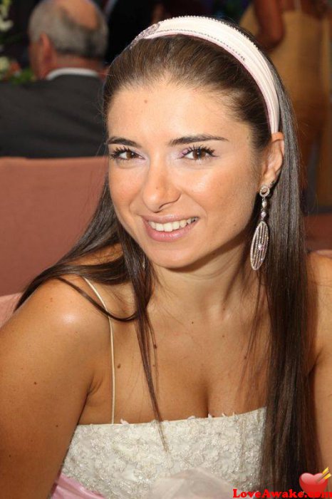 titernig Lebanese Woman from Beirut