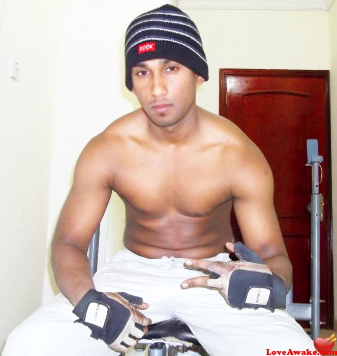 sanaa2 Qatari Man from Doha