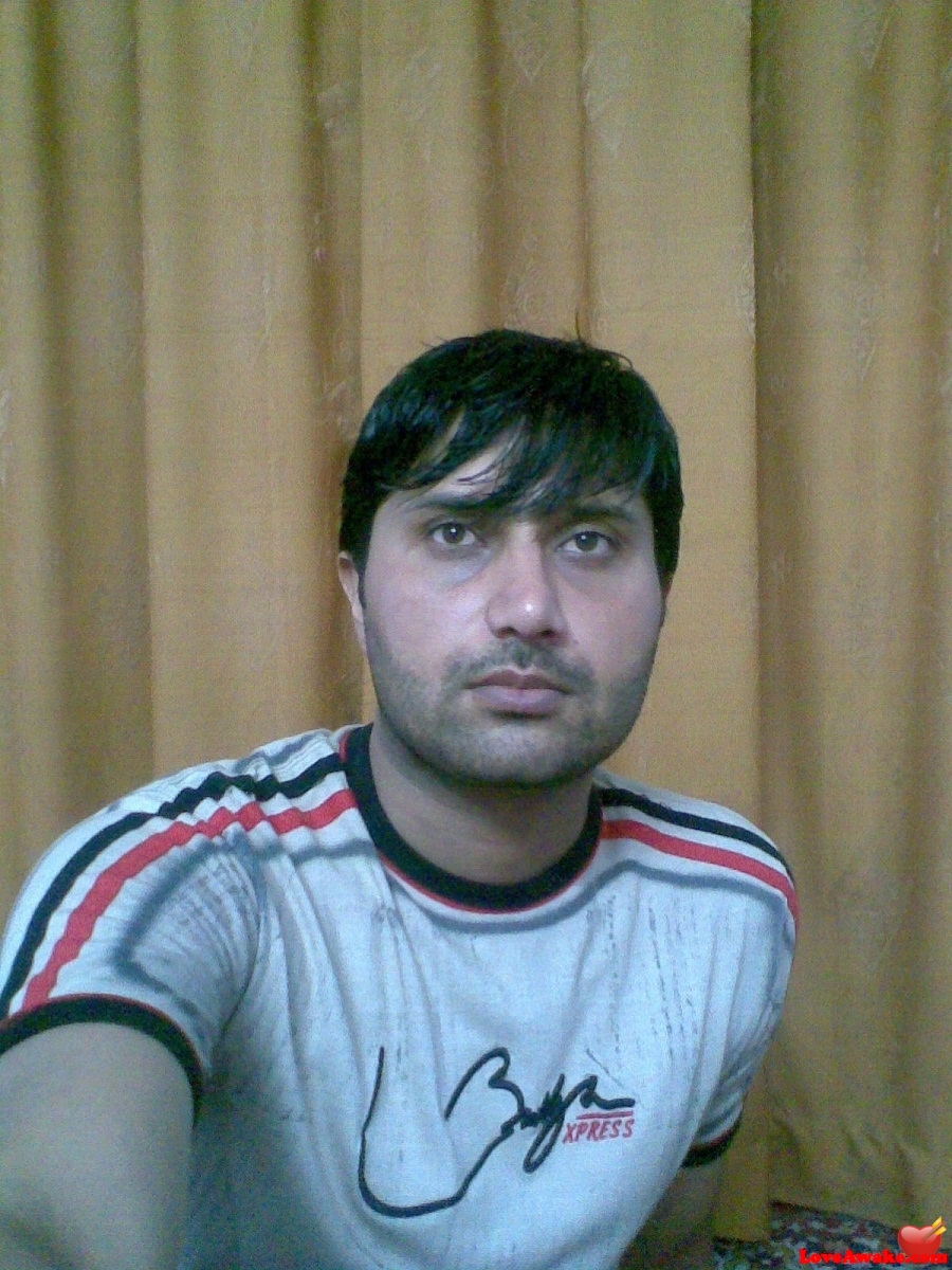 iffi80 Pakistani Man from Lahore