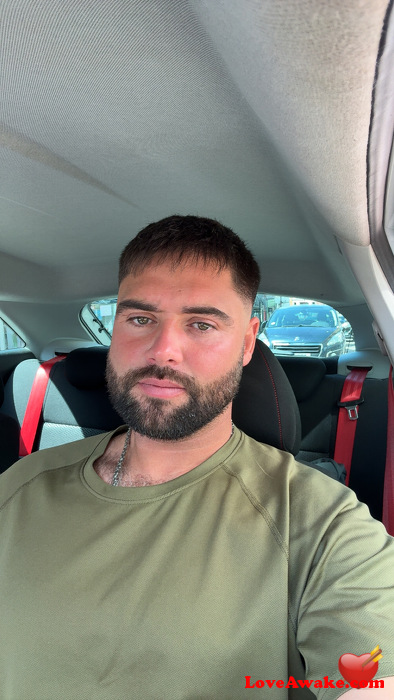 bigitalian1689 UK Man from Law