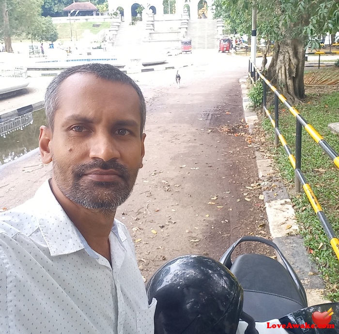 Damijhon Sri Lankan Man from Peliyagoda