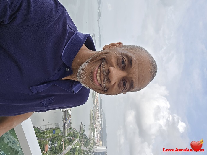 LWiZ57 Panamanian Man from Bella Vista