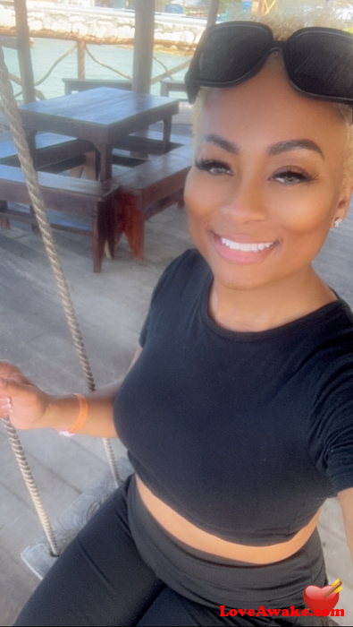 nneal American Woman from Woodbridge
