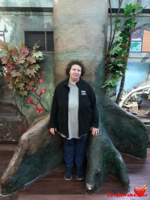 Wildlifehelper American Woman from Battle Creek
