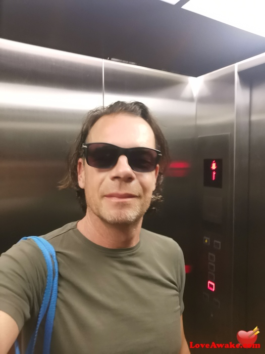 soundsky Austrian Man from Wien = Vienna