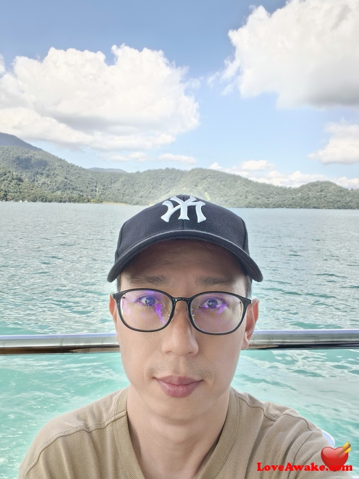 sensuallyou80 Singapore Man from Singapore