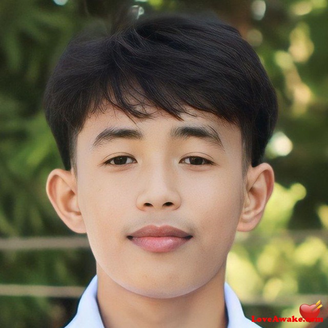 AJ125 Filipina Man from Asturias