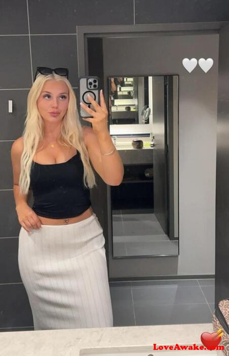 btfulme19 American Woman from Riverton