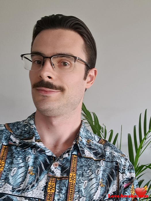 LeonThePro Australian Man from Canberra