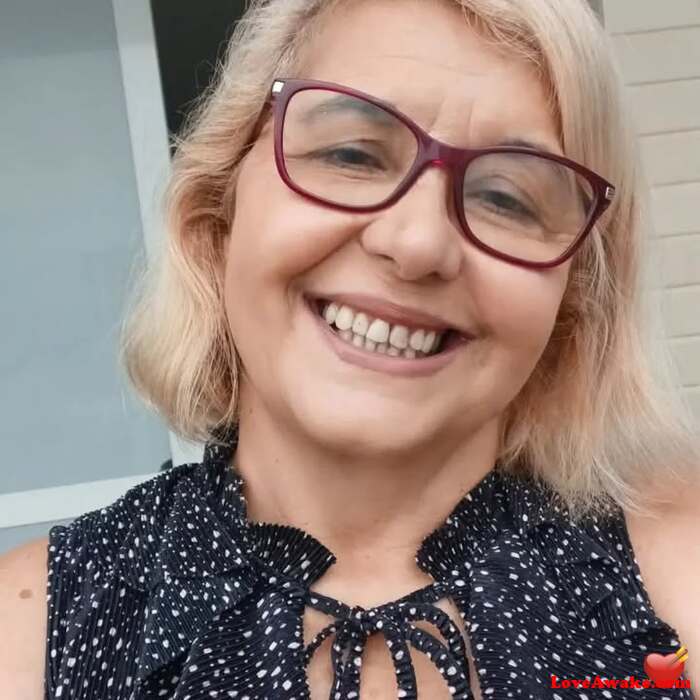 Cravni32 American Woman from Antares