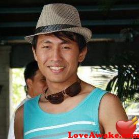 walkingguy Filipina Man from Manila