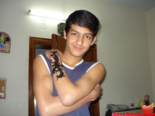 Ali-comsis Pakistani Man from Rawalpindi
