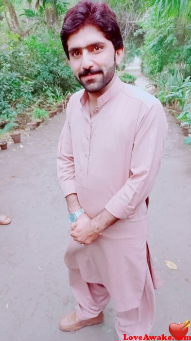 Mujeeb01 Pakistani Man from Dera Ghazi Khan