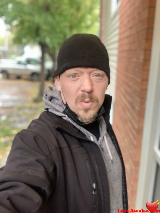 softdomDan Canadian Man from Edmonton