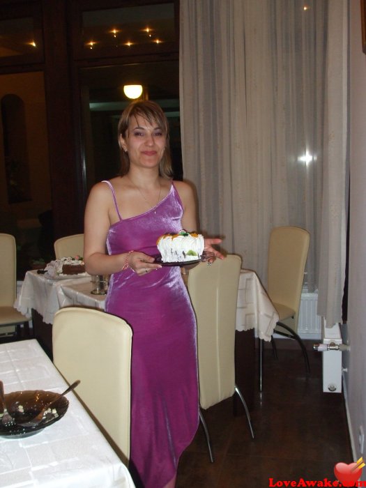 inaday Romanian Woman from Bucharest = Bucuresti