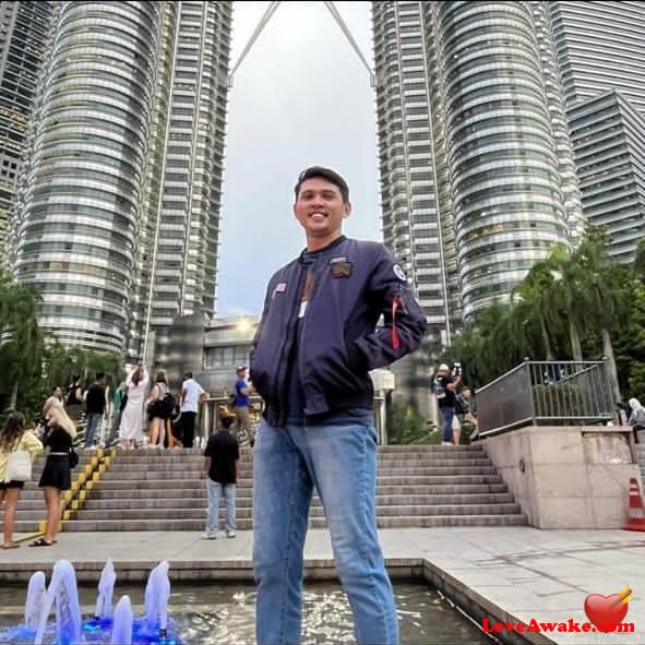 Jziee Malaysian Man from Kuching, Sarawak