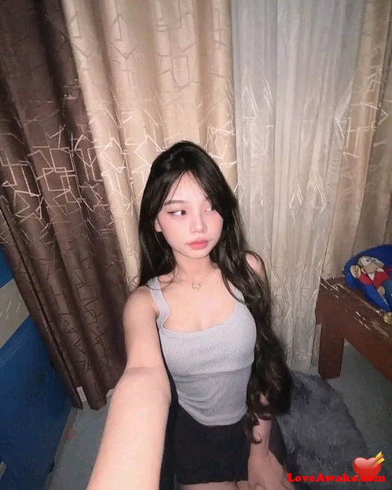 Zhealim UK Woman from London