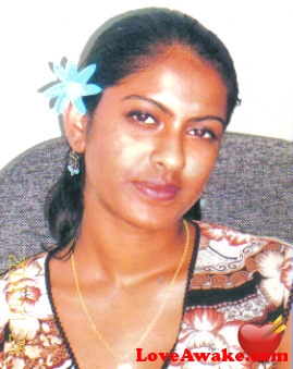 Artika Fiji Woman from Suva