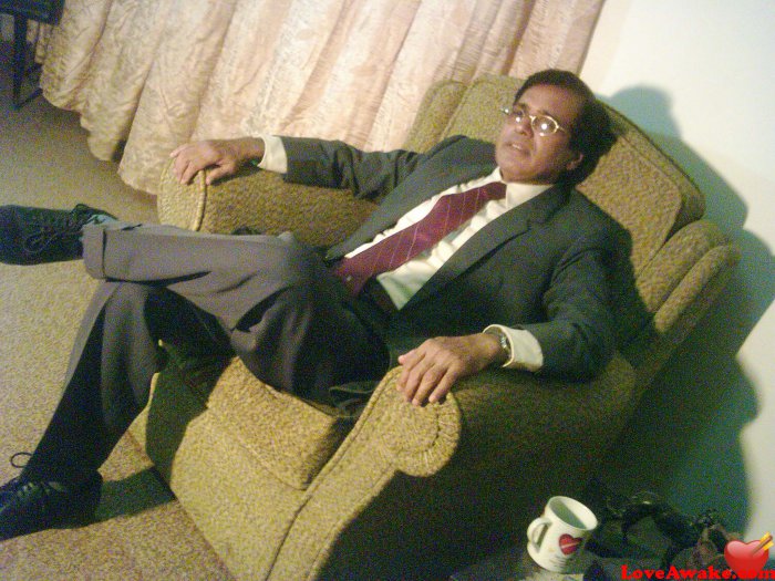 parensearch Pakistani Man from Karachi