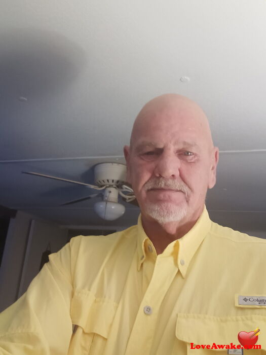Dishwasher American Man from Arizona City