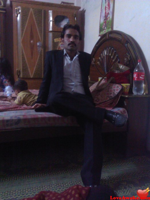 Asimji Pakistani Man from Multan