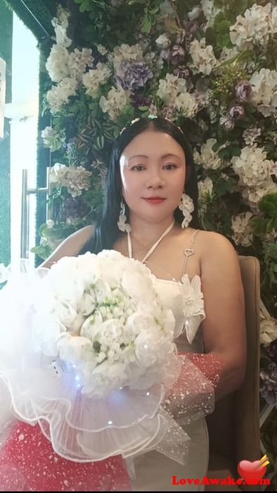 Aedna Singapore Woman from Chinatown