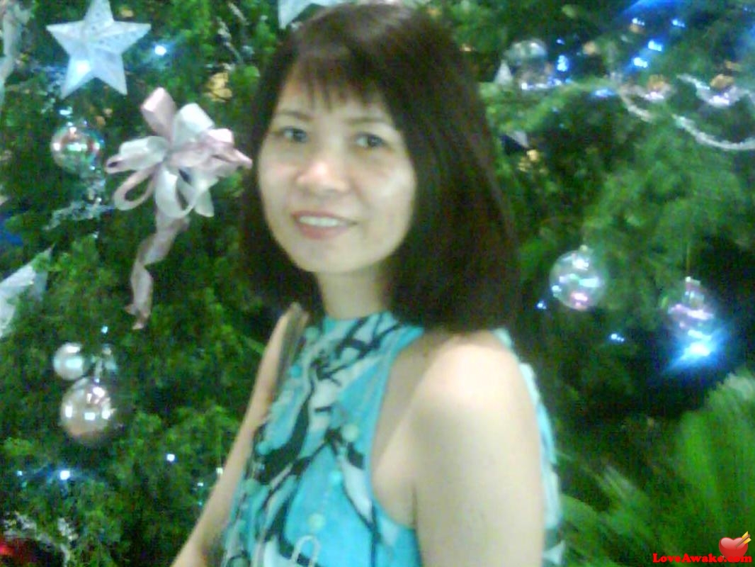 shinytrail Singapore Woman from Tanjong Pagar