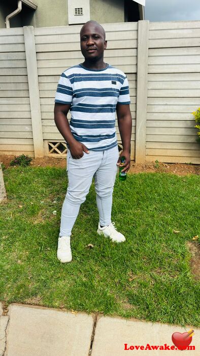 Brezzy22 African Man from Aasvogelboom
