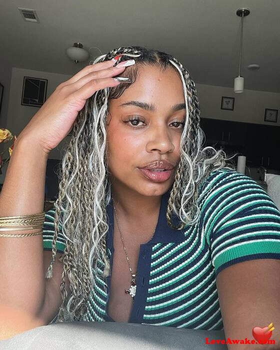 Shantellx American Woman from Los Angeles
