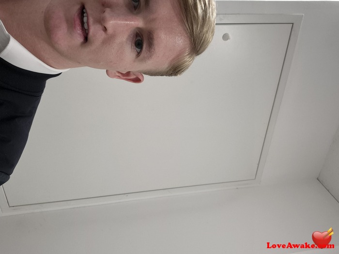 Hlynes UK Man from Horley