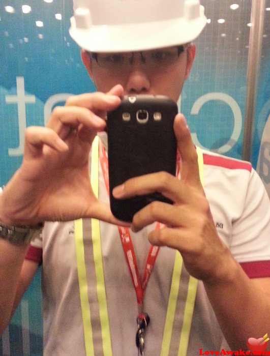 JC85 Singapore Man from Singapore