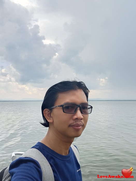 AwanS900 Thai Man from Bangkok