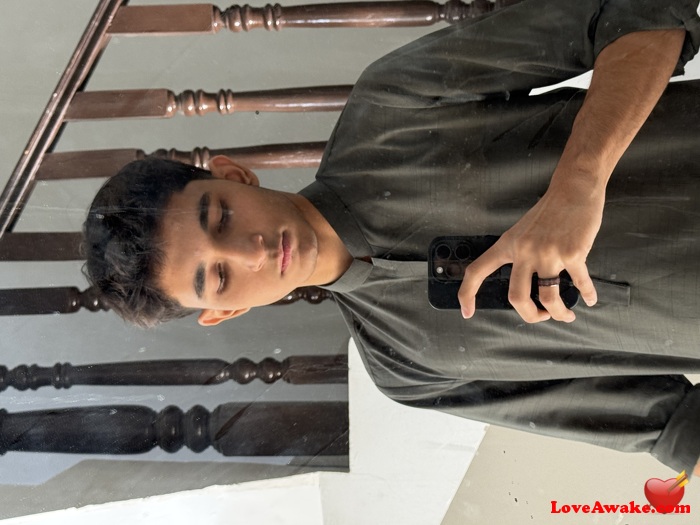 Ateeb22 Pakistani Man from Karachi