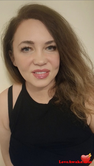 Meritaluna67 American Woman from Fall River