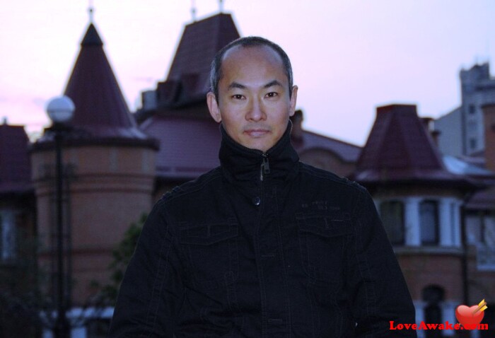 Chi-American Chinese Man from Shenzhen