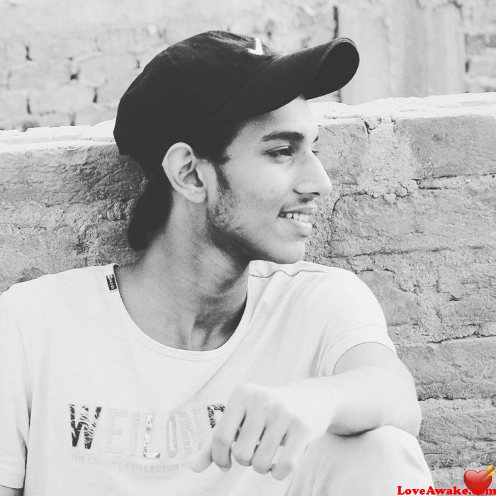 Hazzy22 Pakistani Man from Hyderabad