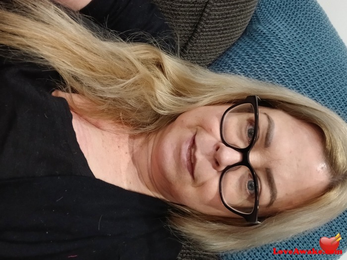 MoniqueE Canadian Woman from Calgary