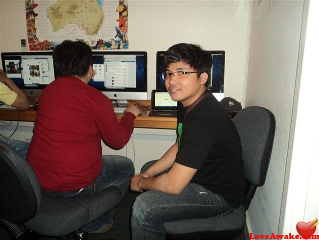 cravewizard Filipina Man from Manila
