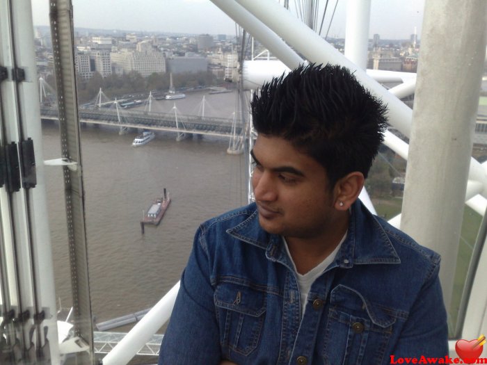 ashryr UK Man from London