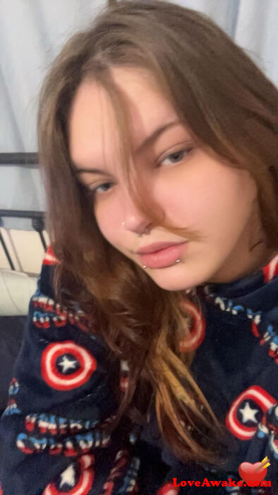 harrqt UK Woman from Bagshot