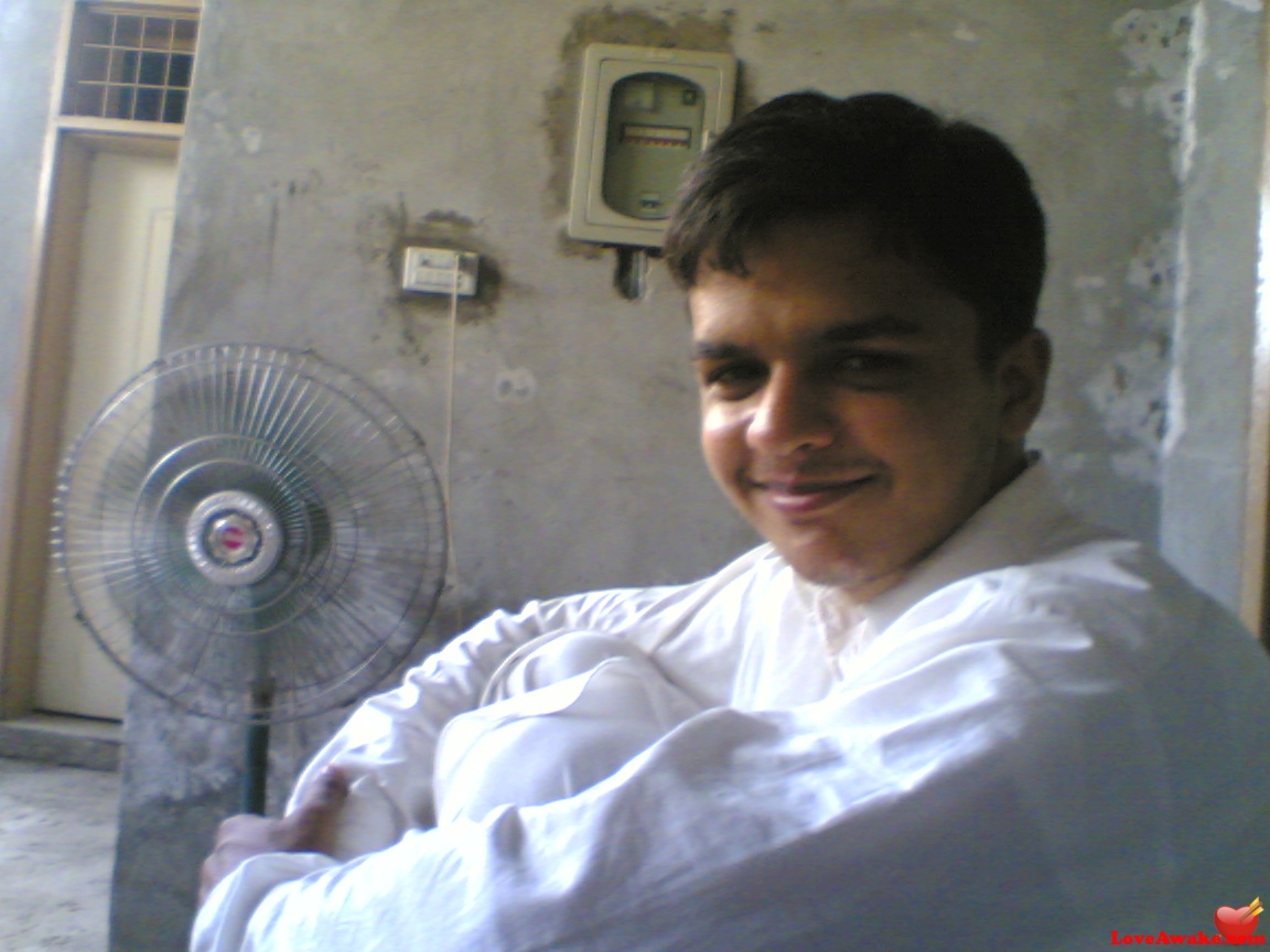 azeem123 Pakistani Man from Lahore