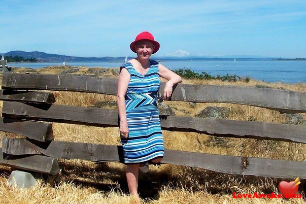 Melodyann Canadian Woman from Victoria