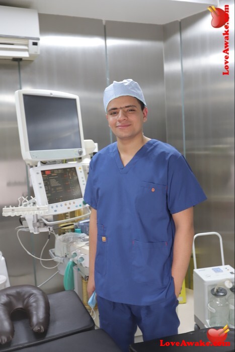 tofane Bahraini Man from Al Dur